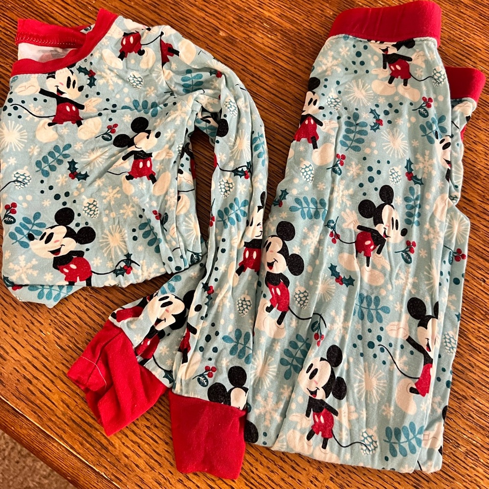 Disney Mickey Mouse Winter Little Sleepies